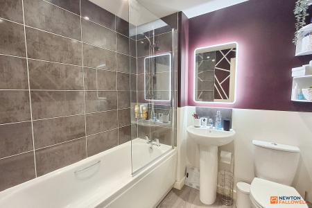 2 bedroom Terraced House for sale in Arkwright Way, Gunthorpe, Peterborough, PE4