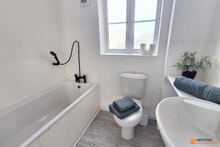 5 bedroom Detached house for sale in Crystal Drive, Sugar Way, Woodston, Peterborough, PE2