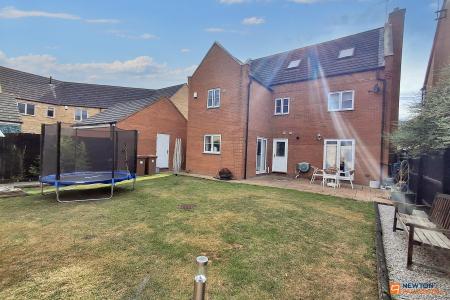 5 bedroom Detached house for sale in Crystal Drive, Sugar Way, Woodston, Peterborough, PE2