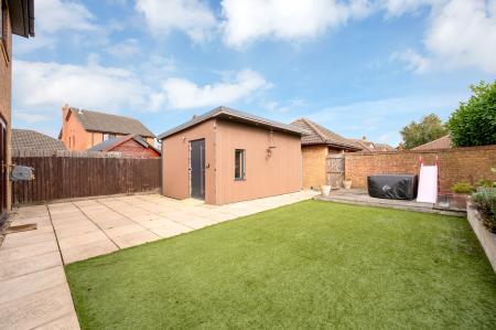 4 bedroom Detached house for sale in Derby Drive, Dogsthorpe, Peterborough, PE1