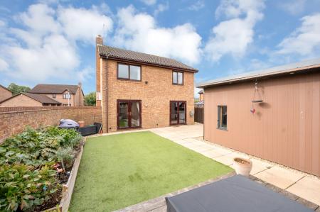 4 bedroom Detached house for sale in Derby Drive, Dogsthorpe, Peterborough, PE1