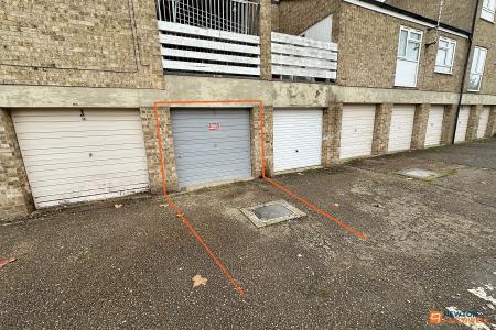 5 bedroom End of terrace house for sale in Eyrescroft, Bretton, Peterborough, PE3