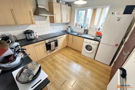 5 bedroom End of terrace house for sale in Eyrescroft, Bretton, Peterborough, PE3