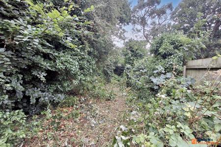 6 bedroom Semi-detached house for sale in Huntly Grove, Peterborough, PE1