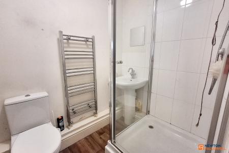 6 bedroom Semi-detached house for sale in Huntly Grove, Peterborough, PE1