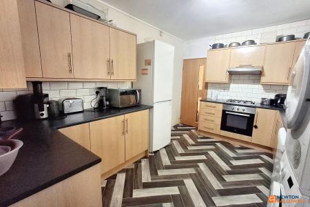 6 bedroom Semi-detached house for sale in Huntly Grove, Peterborough, PE1