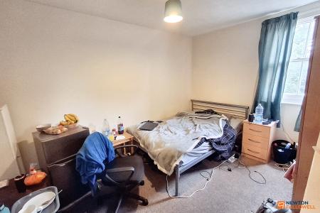 6 bedroom Semi-detached house for sale in Huntly Grove, Peterborough, PE1