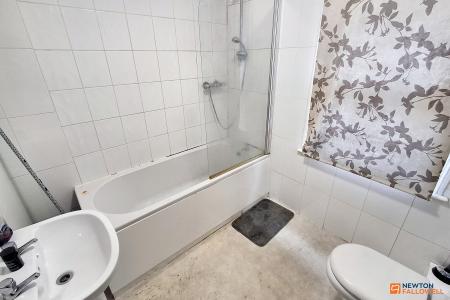 6 bedroom Semi-detached house for sale in Huntly Grove, Peterborough, PE1