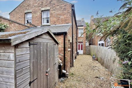 6 bedroom Semi-detached house for sale in Huntly Grove, Peterborough, PE1