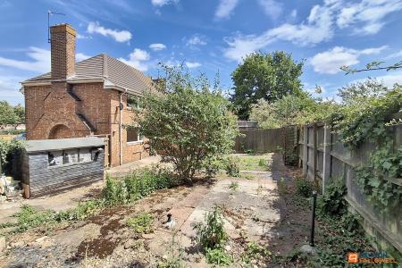 3 bedroom Semi-detached house for sale in Luddington Road, Walton, Peterborough, PE4