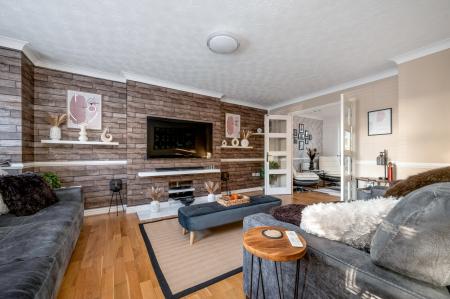 4 bedroom Detached house for sale in The Lawns, Walton, Peterborough, PE4