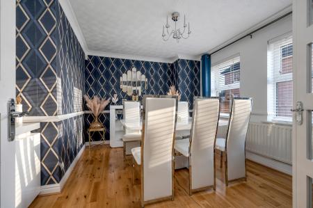 4 bedroom Detached house for sale in The Lawns, Walton, Peterborough, PE4