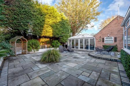 4 bedroom Detached house for sale in The Lawns, Walton, Peterborough, PE4