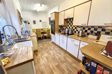 3 bedroom Semi-detached house for sale in Queens Walk, Peterborough, PE2