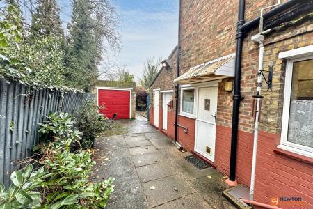 3 bedroom Semi-detached house for sale in Queens Walk, Peterborough, PE2