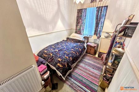 3 bedroom Semi-detached house for sale in Queens Walk, Peterborough, PE2