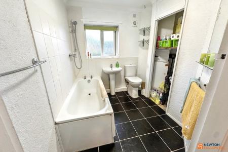 2 bedroom Semi-detached house for sale in Reeves Way, Peterborough, PE1