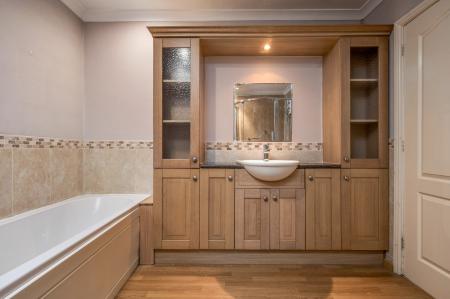 3 bedroom Detached bungalow for sale in Gunthorpe Road, Gunthorpe, Peterborough, PE4