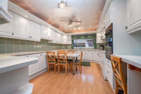 3 bedroom Detached bungalow for sale in Gunthorpe Road, Gunthorpe, Peterborough, PE4