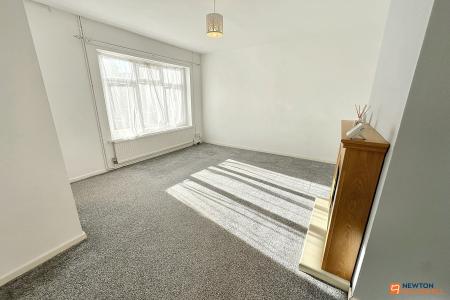 2 bedroom Semi-detached house for sale in Chiltern Rise, Gunthorpe, Peterborough, PE4