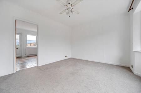 3 bedroom Terraced House to let in Fengate, Fengate, Peterborough, PE1