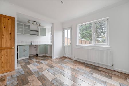 3 bedroom Terraced House to let in Fengate, Fengate, Peterborough, PE1