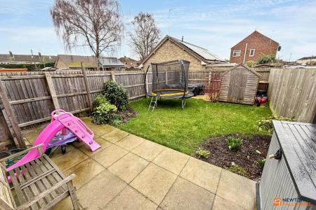 4 bedroom Semi-detached house for sale in Southfields Drive, Stanground, Peterborough, PE2