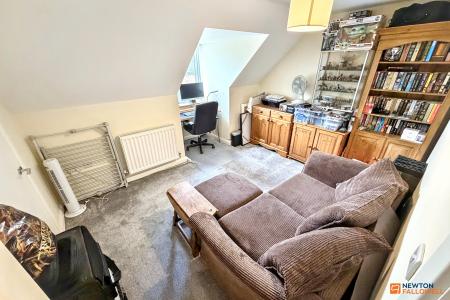 4 bedroom Semi-detached house for sale in Southfields Drive, Stanground, Peterborough, PE2