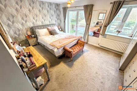 4 bedroom Semi-detached house for sale in Southfields Drive, Stanground, Peterborough, PE2