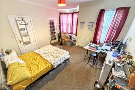 6 bedroom Semi-detached house for sale in Broadway, Peterborough, PE1