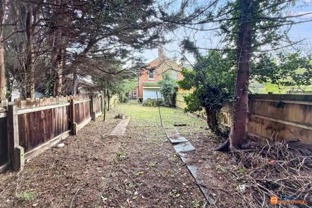 6 bedroom Semi-detached house for sale in Broadway, Peterborough, PE1