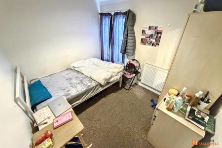 6 bedroom Semi-detached house for sale in Broadway, Peterborough, PE1