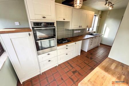 3 bedroom Detached house for sale in Welland Road, Dogsthorpe, Peterborough, PE1