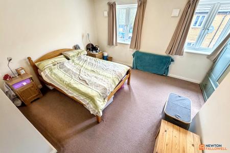 2 bedroom Terraced House for sale in Brickenden Road, Gunthorpe, Peterborough, PE4