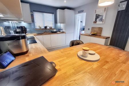 4 bedroom Detached house for sale in Bayleaf Avenue, Hampton Vale, Peterborough, PE7