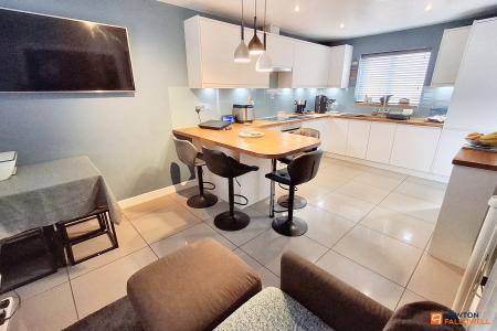 4 bedroom Detached house for sale in Bayleaf Avenue, Hampton Vale, Peterborough, PE7