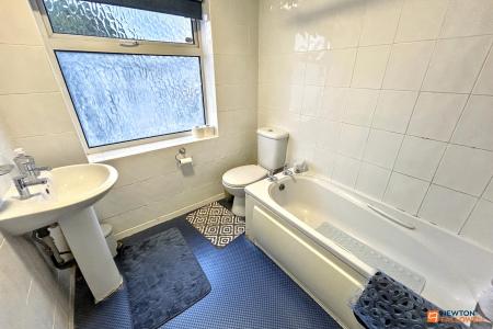 3 bedroom Detached house for sale in South View, Woodston, Peterborough, PE2