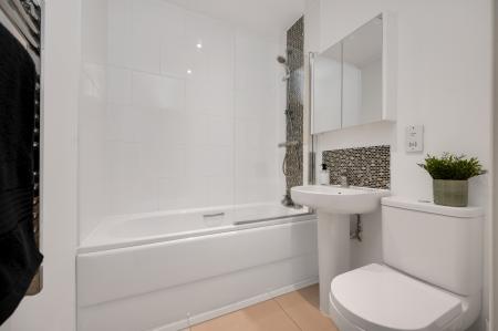 2 bedroom Flat for sale in Central Court Lincoln Road, Peterborough, PE1