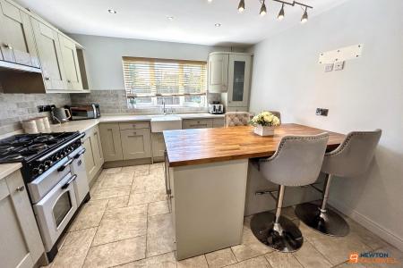 4 bedroom Detached house for sale in College Park, Peterborough, PE1