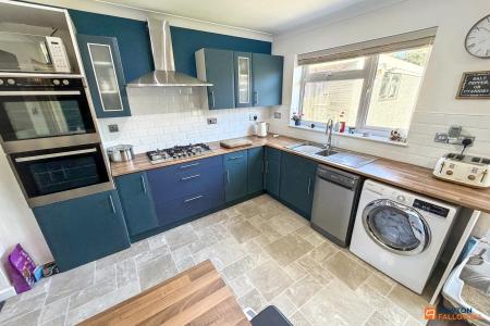 3 bedroom Semi-detached house for sale in Canterbury Road, Werrington Village, Peterborough, PE4