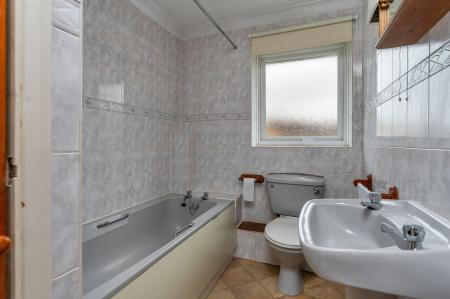 2 bedroom Terraced House to let in Lansdowne Walk, Peterborough, PE2