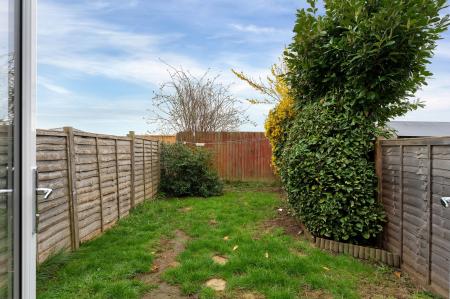 2 bedroom Terraced House to let in Lansdowne Walk, Peterborough, PE2