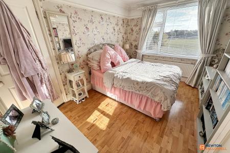 3 bedroom Semi-detached house for sale in Westbrook Park Road, Woodston, Peterborough, PE2