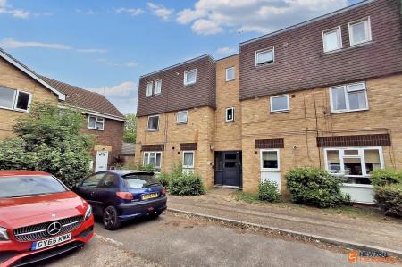 2 bedroom Flat for sale in Axiom Avenue, Peterborough, PE3