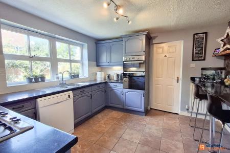 4 bedroom Detached house for sale in Hargate Way, Hampton Hargate, Peterborough, PE7