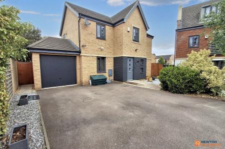 4 bedroom Detached house for sale in Bayleaf Avenue, Hampton Vale, Peterborough, PE7
