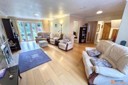 4 bedroom Detached house for sale in Oates Way, Ramsey, PE26