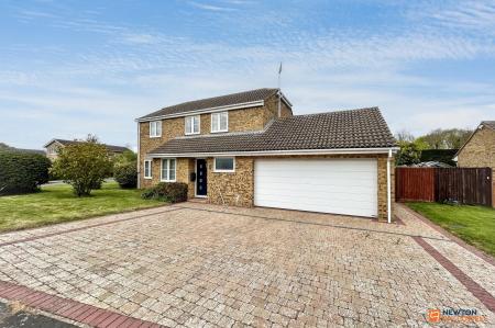 4 bedroom Detached house for sale in Oates Way, Ramsey, PE26