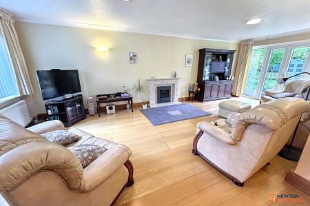 4 bedroom Detached house for sale in Oates Way, Ramsey, PE26