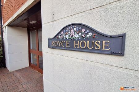 1 bedroom Flat for sale in Hedda Drive, Hampton Hargate, Peterborough, PE7